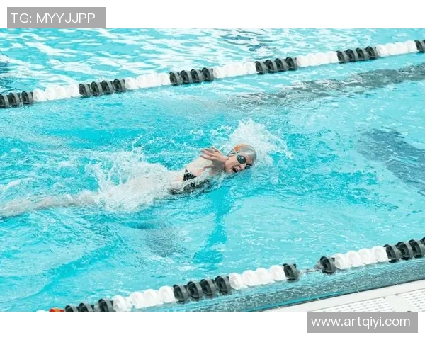 自由泳技巧全面解析 提升泳姿速度与耐力的关键训练方法 自由泳技巧全面解析 提升泳姿速度与耐力的关键训练方法